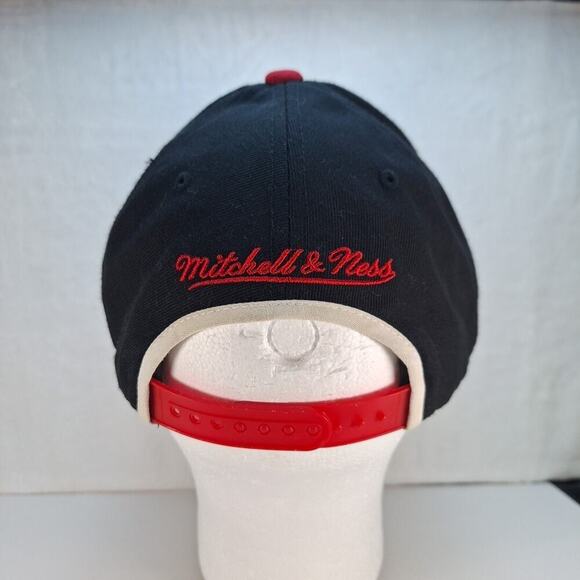 Mitchell & Ness Chicago Bulls Hardwood Classics Snapback Hat Cap Black Red - Picture 4 of 8